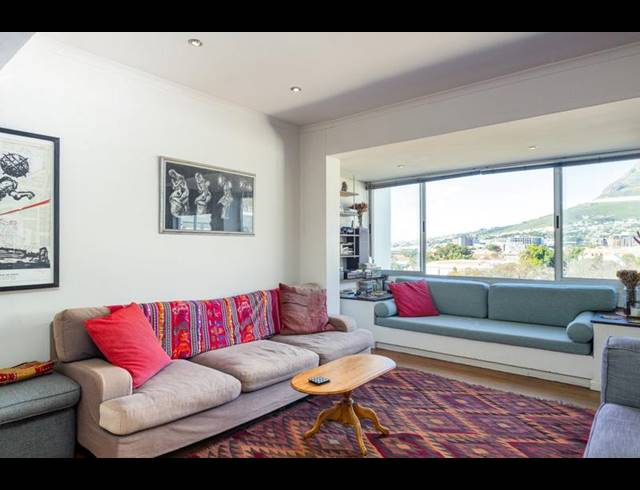2 BEDROOM APARTMENT FOR SALE IN CAPE TOWN CITY CENTRE
